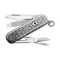 VICTORINOX CLASSIC SD PATTERNS OF THE WORLD LIMITED EDITION POCKET KNIFE: EAGLE FLIGHT